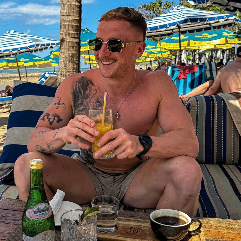 Lewis McFarlane lifestyle